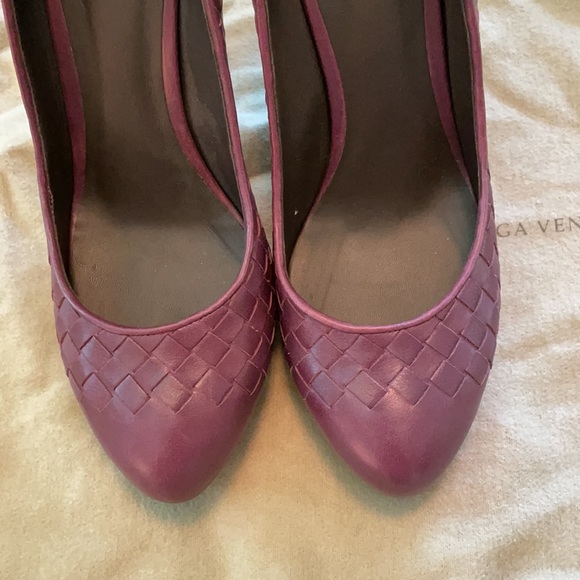Elegant Bottega Veneta Burgundy Leather Pumps. EUR39 - Picture 11 of 11